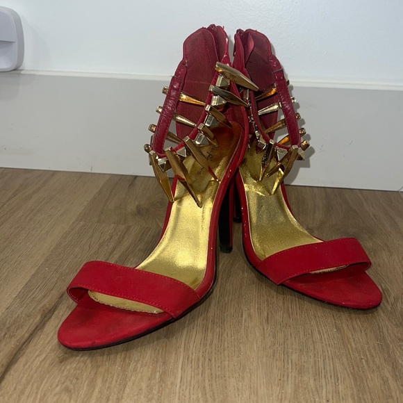 Qupid Heels - Picture 1 of 5